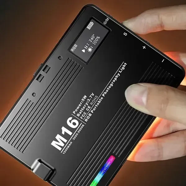 LED свет (mini LED) M16 RGB (цветной) с возможностью крепления на смартфон и встроенный аккумулятором