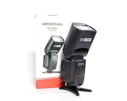 Спалах Triopo TR-982 III з E-TTL та HSS (з вбудованим синхронізатором) для камер CANON