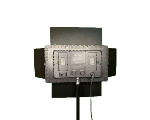 Комплект (набір) "MEDIUM S" — LED-світло VARICOLOR PRO LED U600 + мережевий адаптер + стійка 2 м.