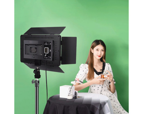 LED — освітлювач, відеосвітло Teyeleec N-520PRO (3200-5600 K) у комплекті з мережевим адаптером — живлення від 220 В
