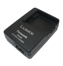 Зарядний пристрій DE-A98 (DE-A99) для камер Panasonic (акумулятори DMW-BLE9, DMW-BLG10, DMW-BLH7)