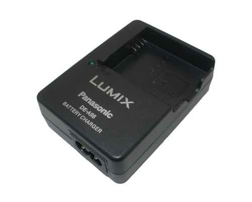 Зарядний пристрій DE-A98 (DE-A99) для камер Panasonic (акумулятори DMW-BLE9, DMW-BLG10, DMW-BLH7)