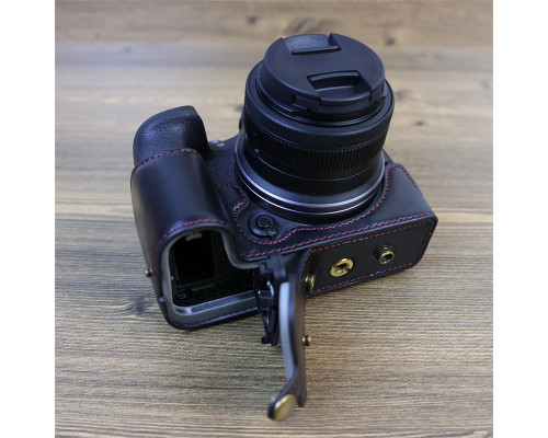 Защитный футляр - чехол для фотоаппарата CANON EOS R10 с доступом к батарейному отсеку - кофе