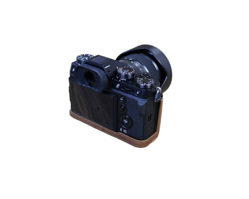Защитный футляр - чехол для фотоаппарата FujiFilm X-T5 с доступом к батарейному отсеку - кофе