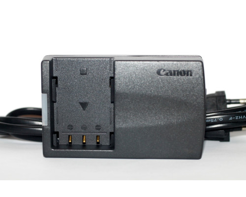 Зарядний пристрій CB-2LTE для фотоапаратів CANON 350D 400D та відеокамер CANON - (батарея NB-2LH)